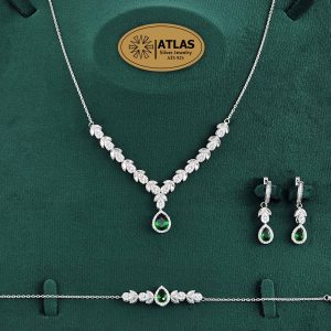 راهنمای خرید نقره برای هدیه 32 سرویس نقره زنجیری زنانه با نگین های برلیان 16.6 گرمی نقره اصل 925