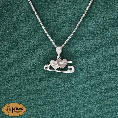 مدال نقره کلید دخترانه با زنجیر و نگین های برلیان 4.1 گرمی نقره اصل 925