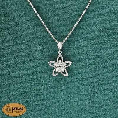 مدال نقره دخترانه با زنجیر و نگین های برلیان 4.2 گرمی نقره اصل 925