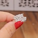 انگشتر نقره زنانه مجلسی با نگین های برلیان 3.7 گرمی نقره اصل 925 - Image 2