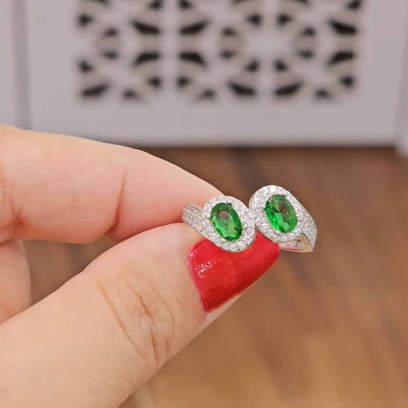 انگشتر نقره زنانه نگین دار با نگین های برلیان 2.7 گرمی نقره اصل 925 - Image 6
