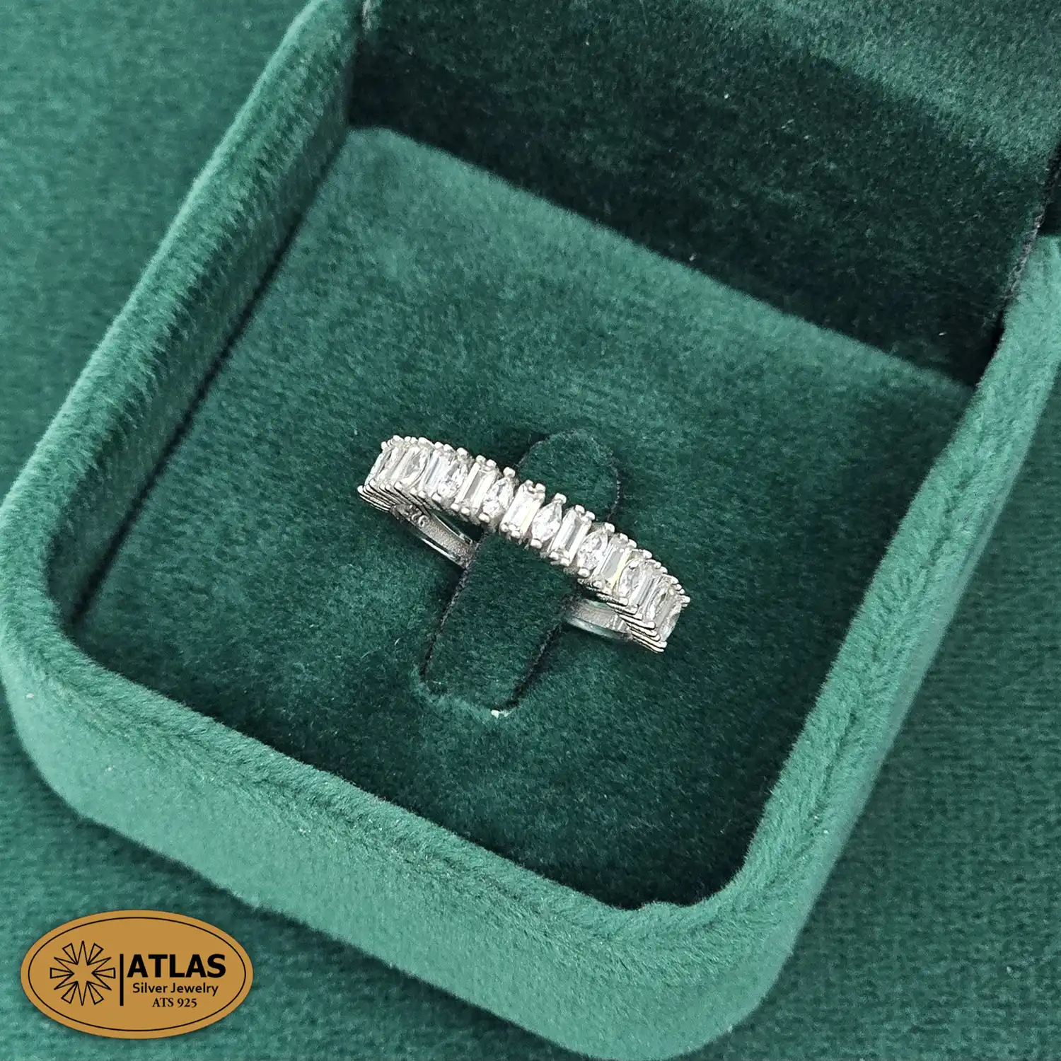 انگشتر نقره زنانه مجلسی با نگین های باگت و مارکیز 2.3 گرمی نقره اصل 925