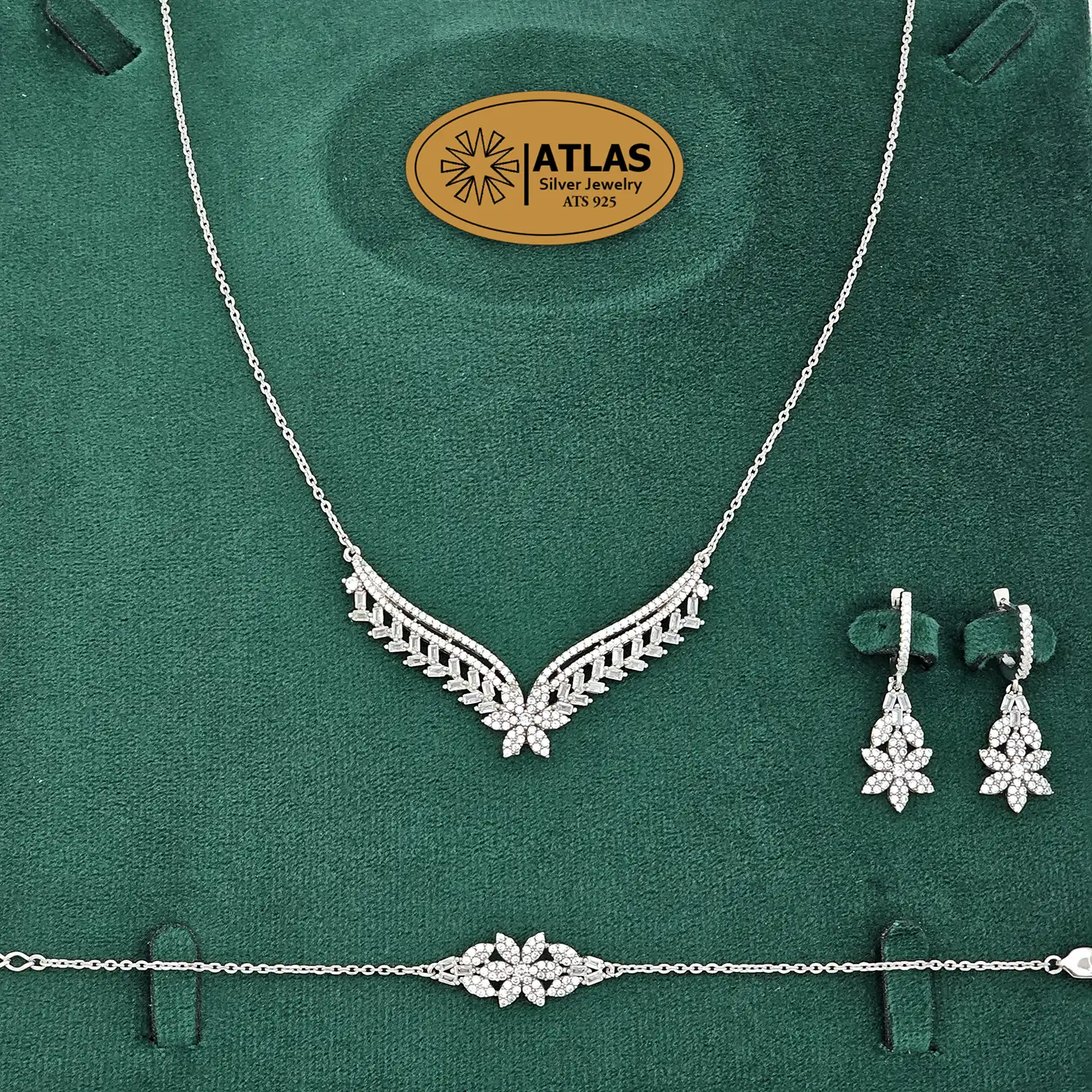 سرویس نقره زنجیری با نگین های برلیان و باگت 15.5 گرمی نقره اصل 925