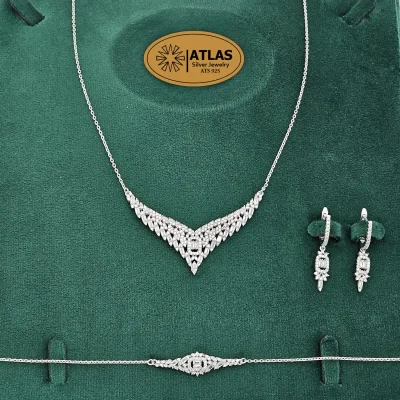 سرویس نقره زنجیری با نگین های برلیان و باگت 15.3 گرمی نقره اصل 925