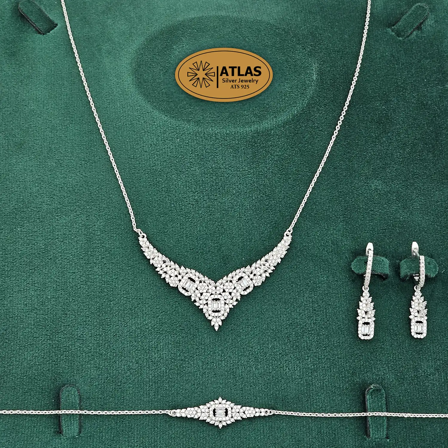 سرویس نقره زنجیری با نگین های برلیان و باگت 15.9 گرمی نقره اصل 925