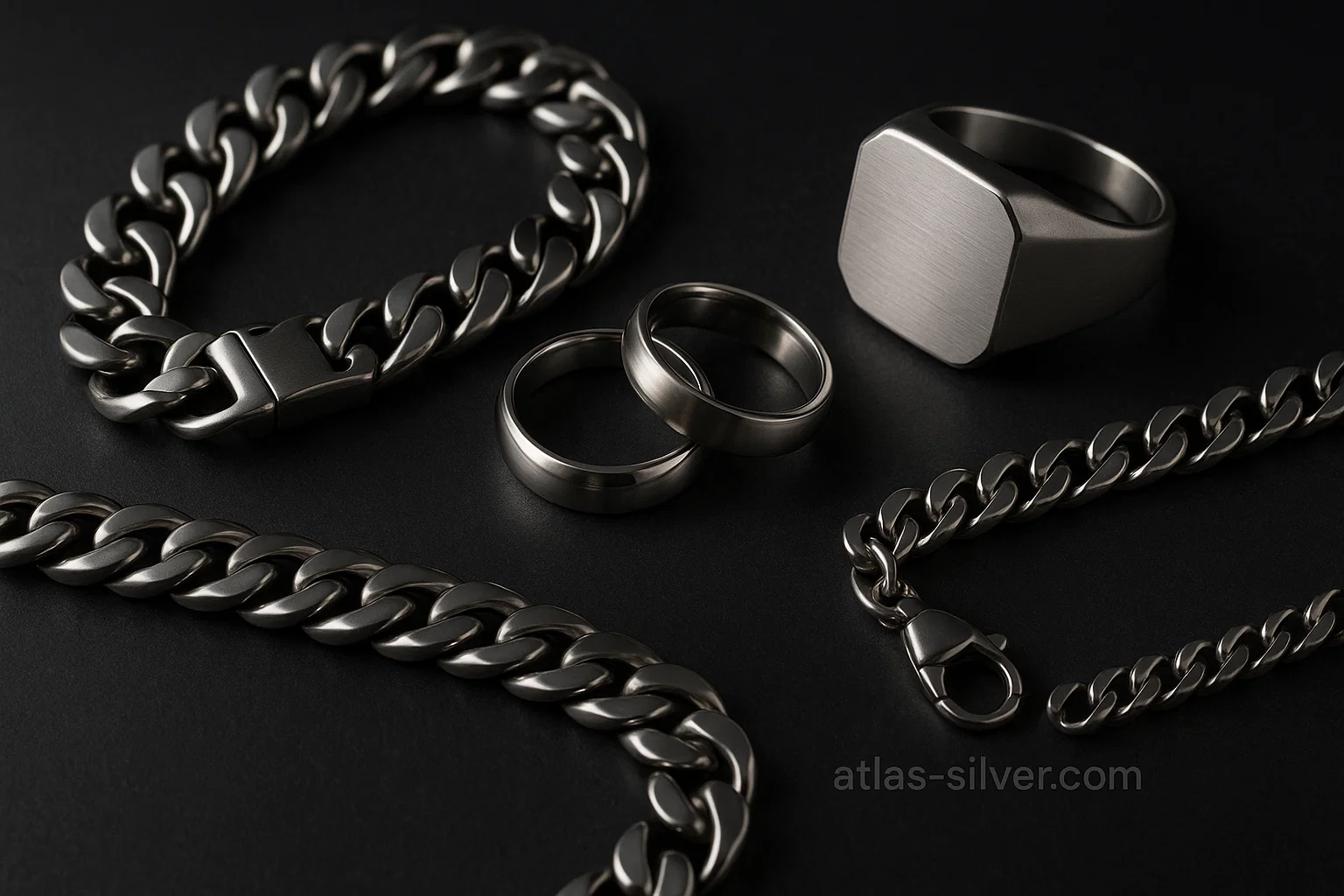 جایگزین طلا برای مرد؛ فلزات شیک و بادوام | نقره اطلس