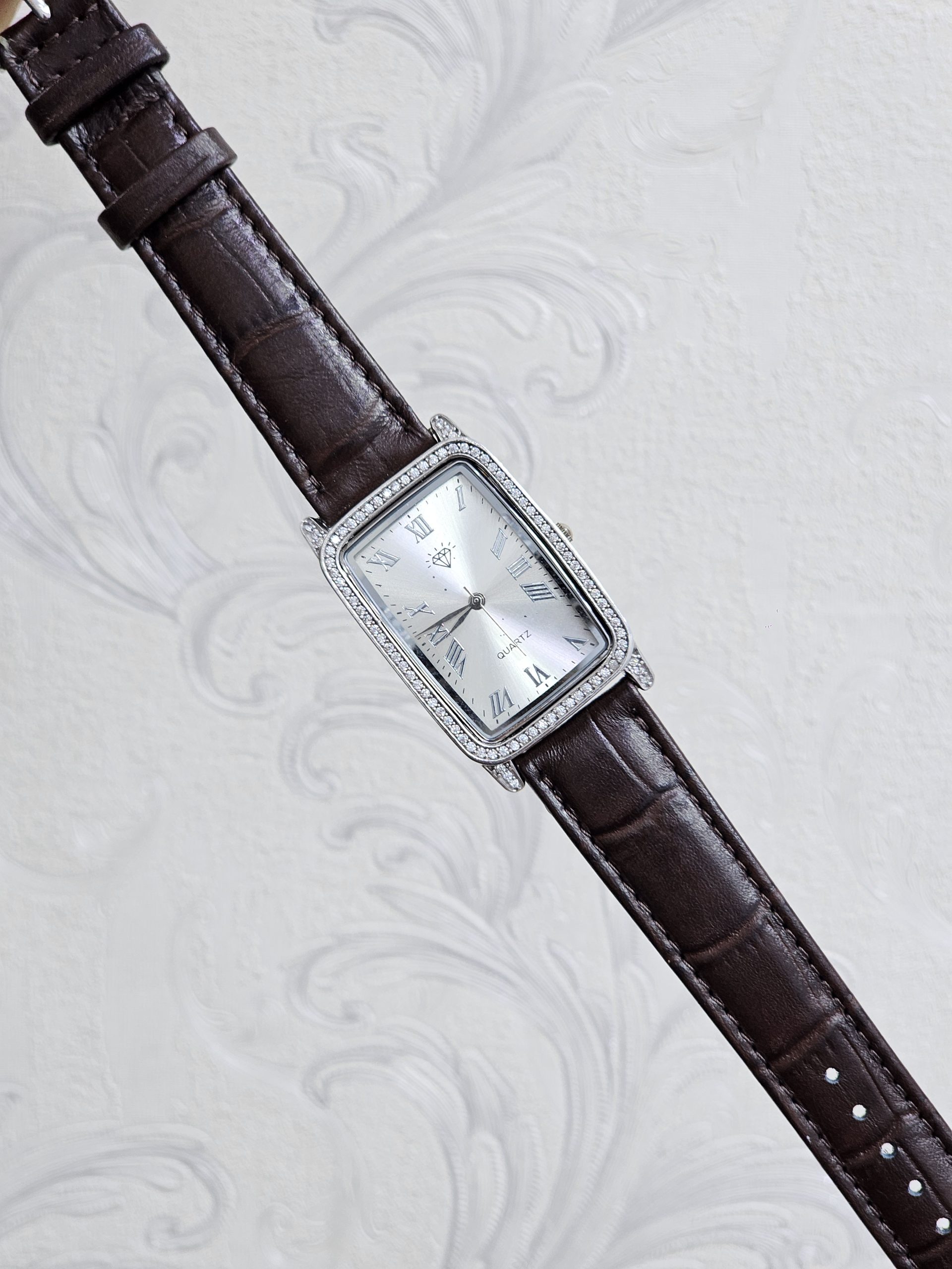 20251206_143617 ساعت نقره مردانه نگین دار بند چرمی نقره اصل 925 - Image 8