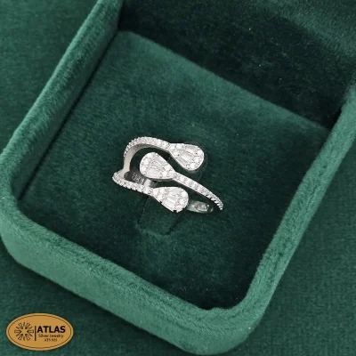 انگشتر نقره زنانه مجلسی با نگین های برلیان، باگت 3.2 گرمی نقره اصل 925