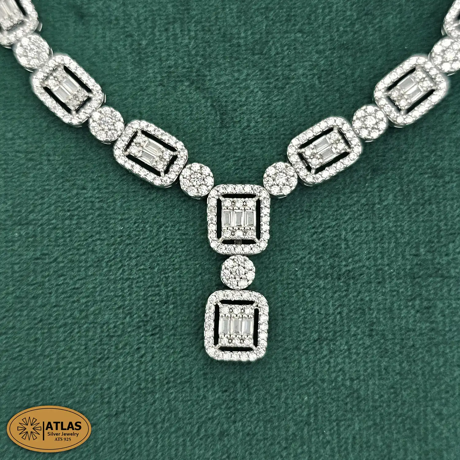 SJ85-2 سرویس نقره جواهری زنانه امرالدکات با نگین های برلیان و باگت 29.8 گرمی نقره اصل 925 - Image 2