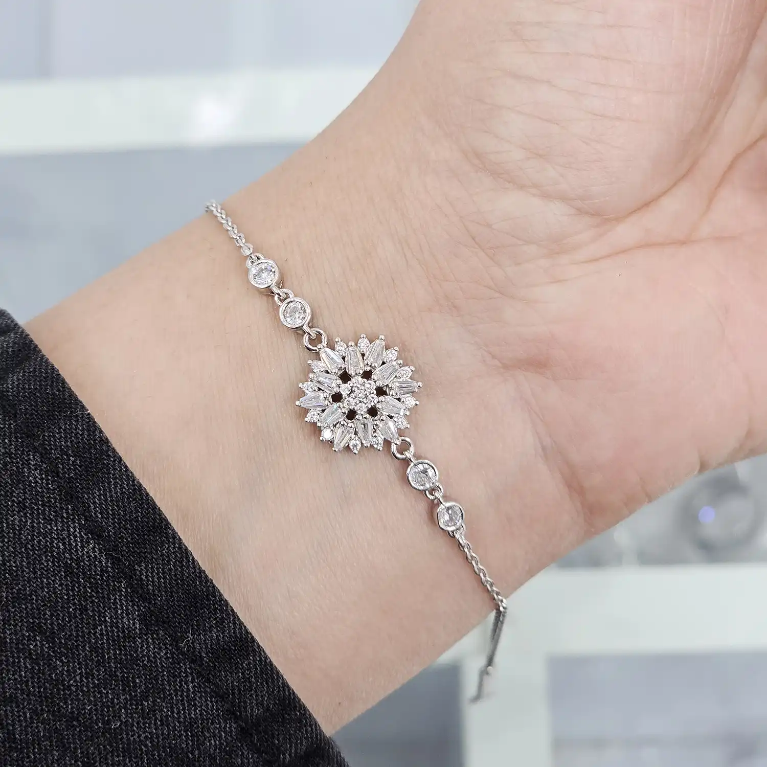 BZ17 دستبند نقره زنجیری با نگین های برلیان 3.3 گرمی نقره اصل 925 - Image 1