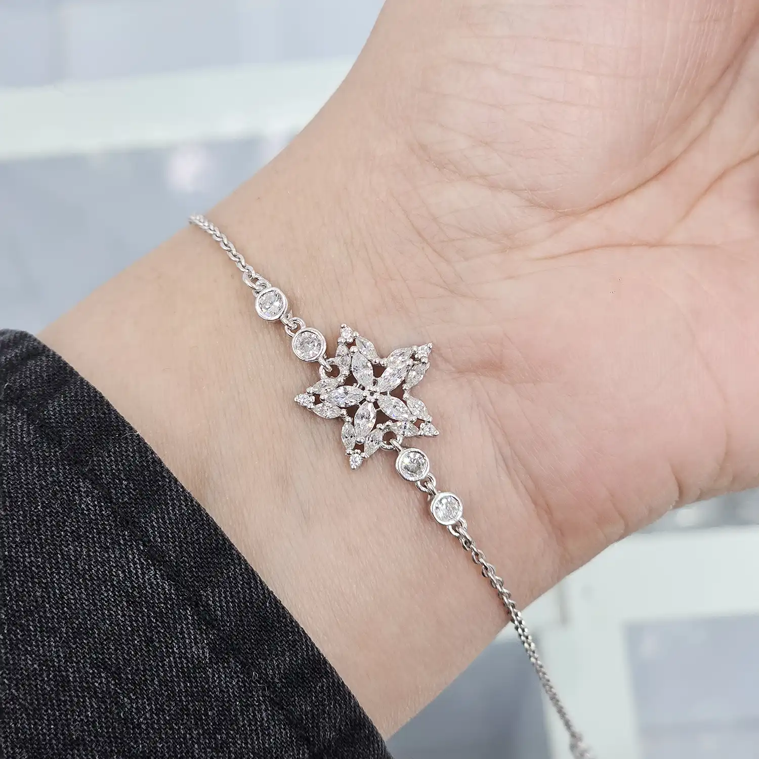 BZ19 دستبند نقره زنجیری با نگین های برلیان 3.2 گرمی نقره اصل 925 - Image 1