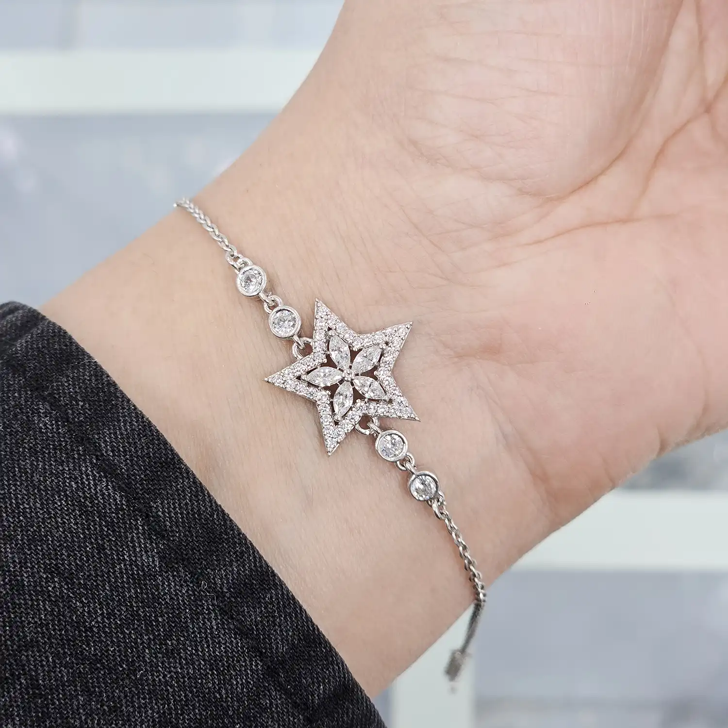 BZ21 دستبند نقره زنجیری با نگین های برلیان 3.3 گرمی نقره اصل 925 - Image 1