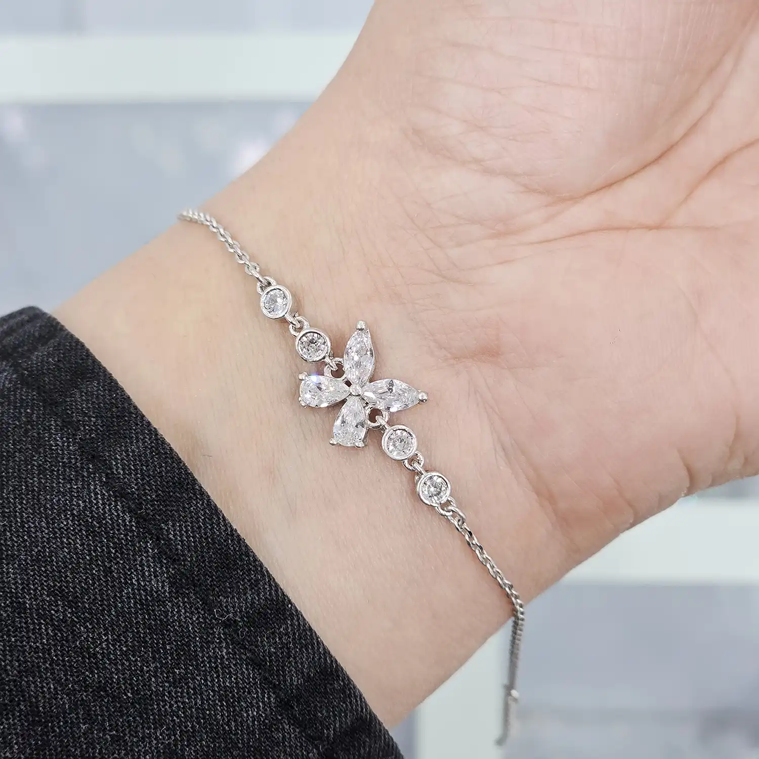 BZ33 دستبند نقره زنجیری با نگین های برلیان 2.9 گرمی نقره اصل 925 - Image 1